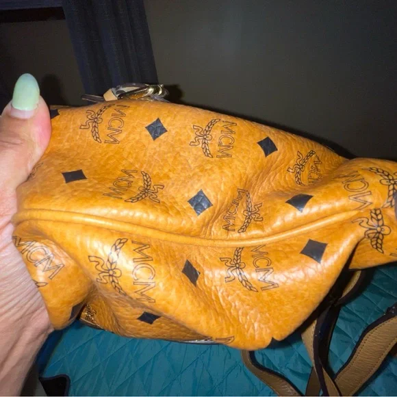 MCM Visetos Medium Essentials Shopper Tote Cognac - Picture 11 of 17